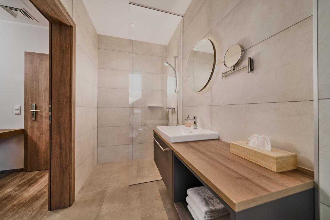 Seehotel Im Weyer Gmunden Bagian luar foto