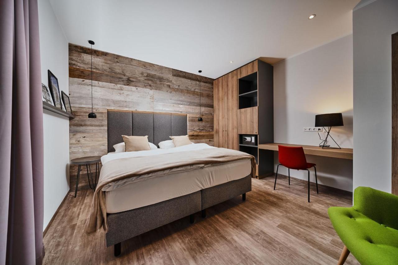 Seehotel Im Weyer Gmunden Bagian luar foto