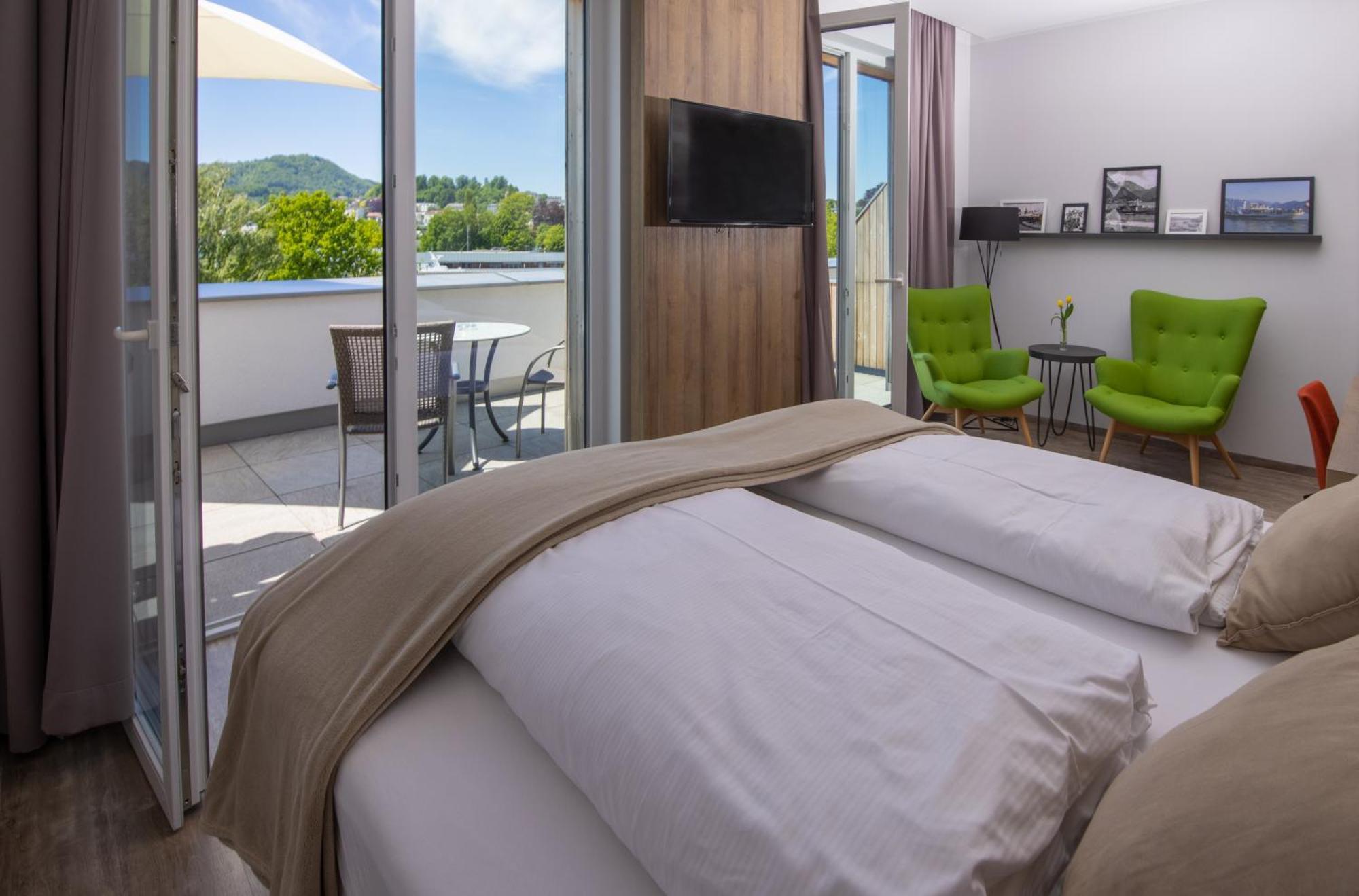 Seehotel Im Weyer Gmunden Bagian luar foto
