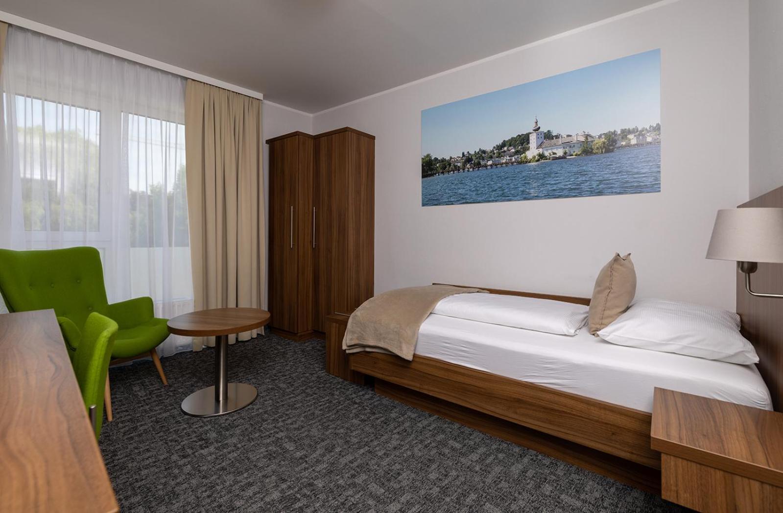 Seehotel Im Weyer Gmunden Bagian luar foto