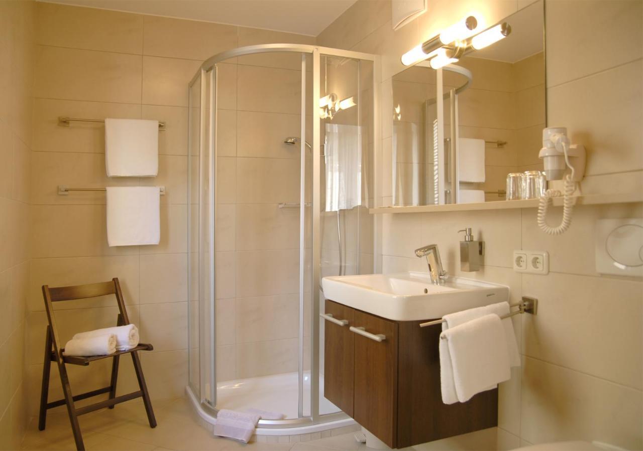 Seehotel Im Weyer Gmunden Bagian luar foto